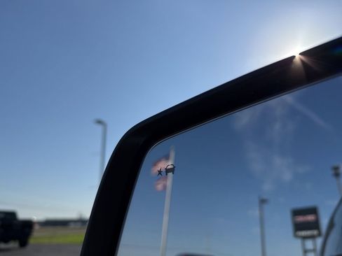 Used 2023 GMC Acadia SLE w/ Driver Convenience Package image 22