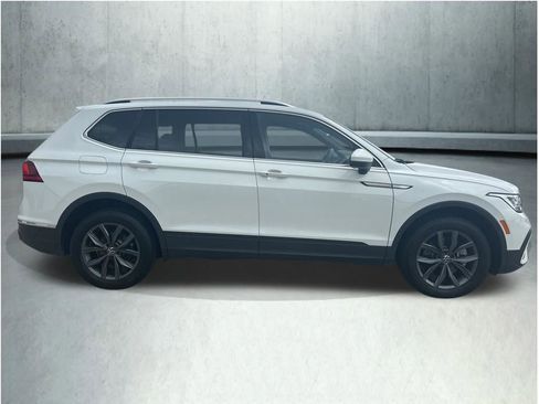 Used 2024 Volkswagen Tiguan SE AWD/4WD image 5