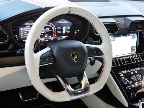 Used 2023 Lamborghini Urus S AWD/4WD image 15
