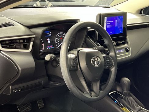 Used 2025 Toyota Corolla LE FWD image 16