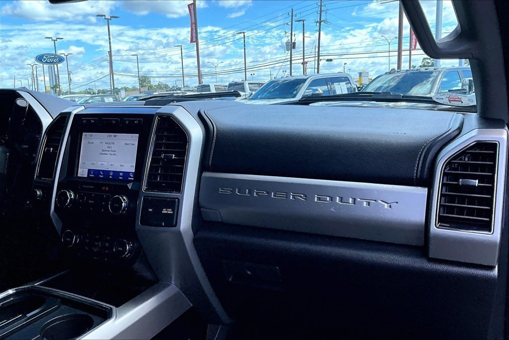 Used 2020 Ford F350 Lariat w/ Lariat Ultimate Package AWD/4WD image 12