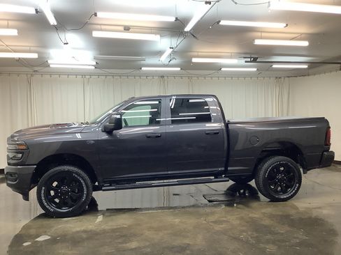 New 2027 RAM 2500 Tradesman AWD/4WD image 9