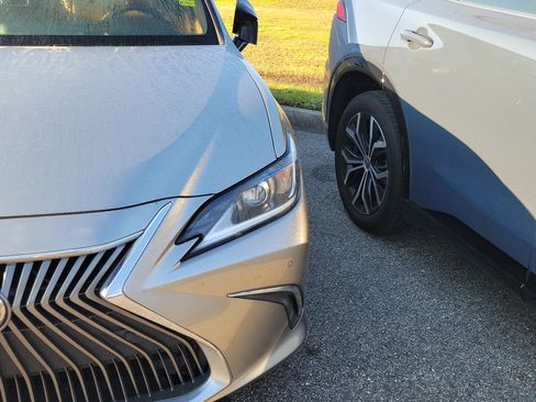 Used 2020 Lexus ES 350 w/ Premium Package image 3