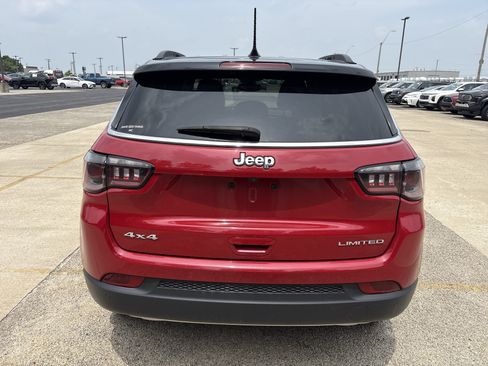 Used 2023 Jeep Compass Limited AWD/4WD image 4