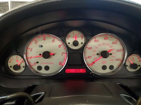 Used 2001 MAZDA MX-5 Miata image 16