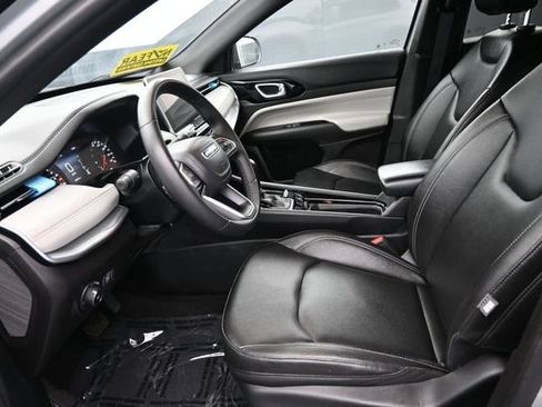 Used 2025 Jeep Compass Limited AWD/4WD image 15