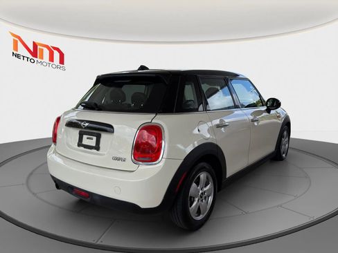Used 2017 MINI Cooper 4-Door Hardtop w/ Premium Package FWD image 5