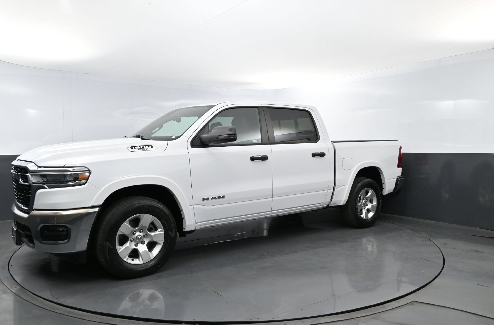 Used 2025 RAM 1500 Big Horn AWD/4WD image 1