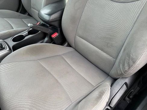 Used 2016 Hyundai Elantra SE image 30