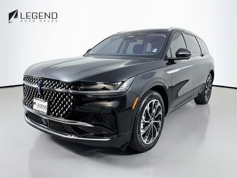 Used 2025 Lincoln Nautilus Reserve AWD/4WD image 1