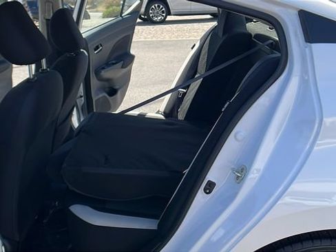 Used 2022 Nissan Versa SV FWD image 15