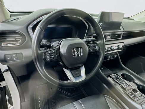 Used 2023 Honda Pilot Elite image 11