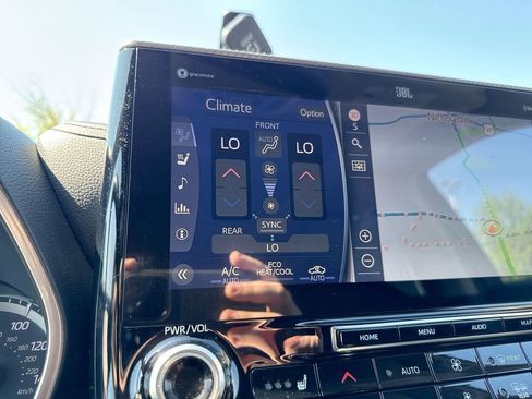 Used 2021 Toyota Highlander Platinum image 17