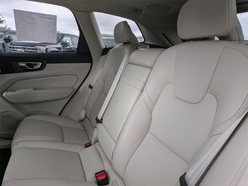 Certified 2022 Volvo XC60 B6 Inscription w/ Advanced Package image 14