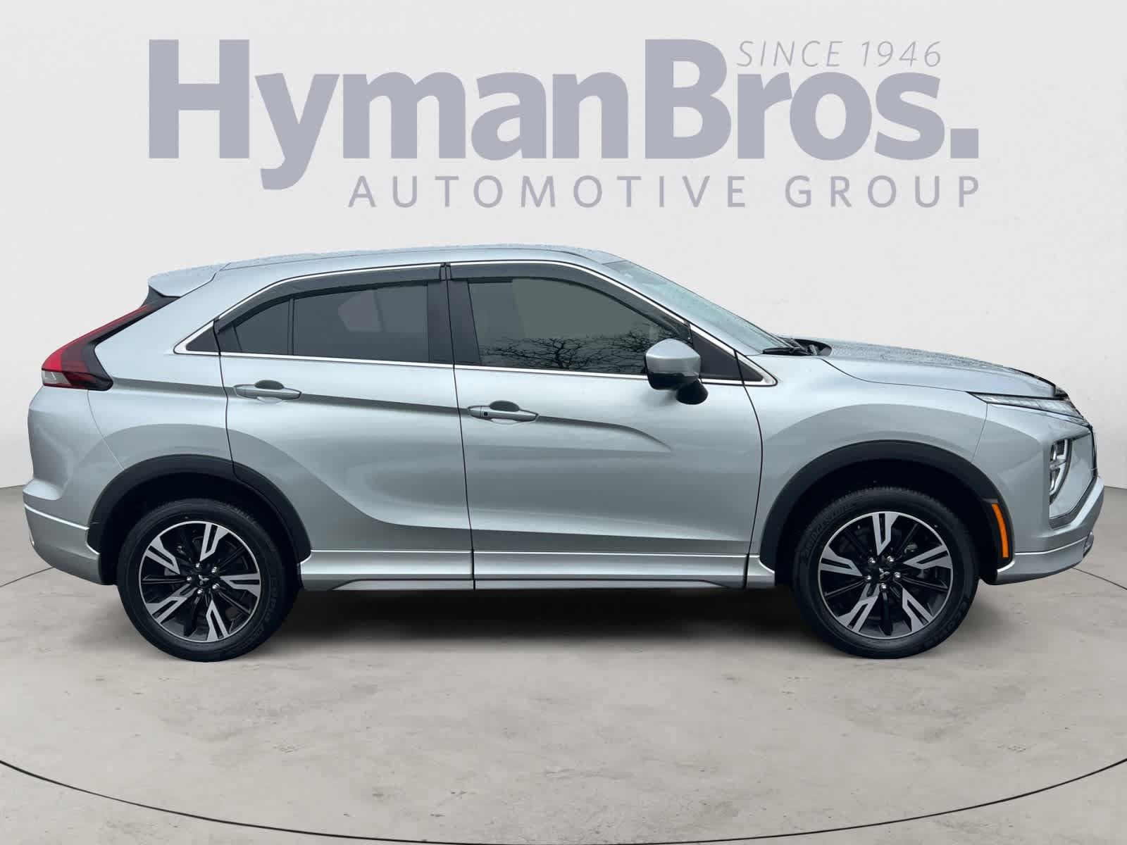 Used 2023 Mitsubishi Eclipse Cross SEL AWD/4WD image 2