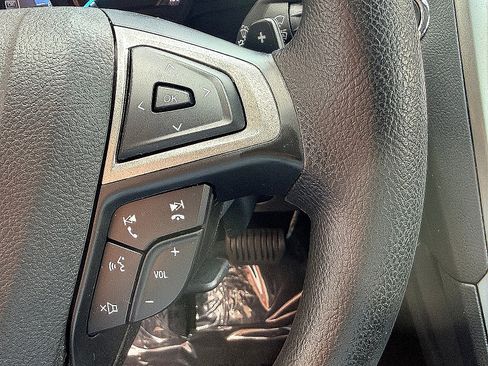 Used 2019 Ford Fusion SE FWD image 22