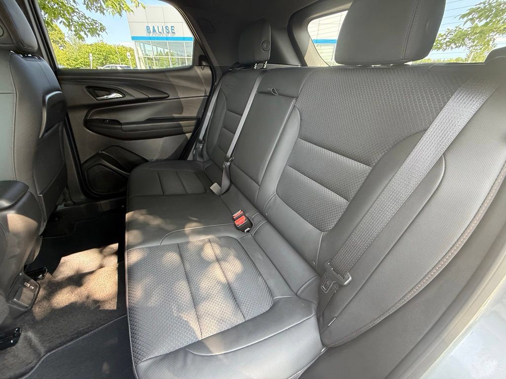 Used 2023 Chevrolet TrailBlazer RS w/ Convenience Package AWD/4WD image 23