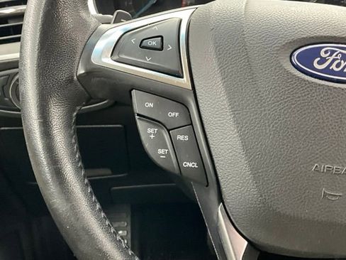 Used 2018 Ford Edge SEL image 13