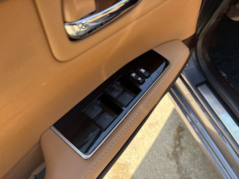 Used 2016 Lexus ES 350 w/ Luxury Package w/Wood Trim FWD image 15
