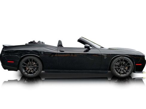 Used 2023 Dodge Challenger SRT Hellcat RWD image 2