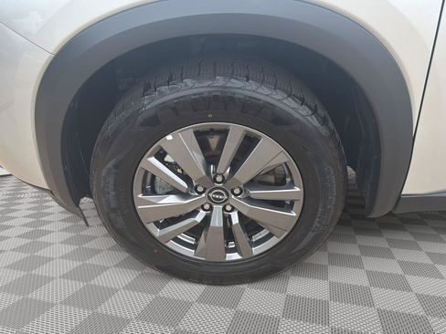 Used 2025 Nissan Pathfinder SV AWD/4WD image 24