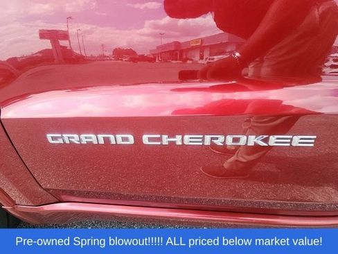 Used 2015 Jeep Grand Cherokee Overland w/ Advanced Technology Group RWD image 11
