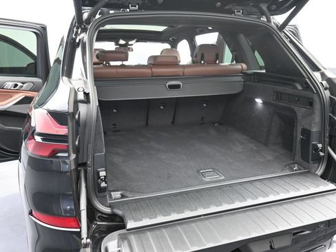 Used 2024 BMW X5 xDrive40i w/ M Sport Package AWD/4WD image 18
