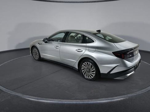 Certified 2025 Hyundai Sonata SEL FWD image 6