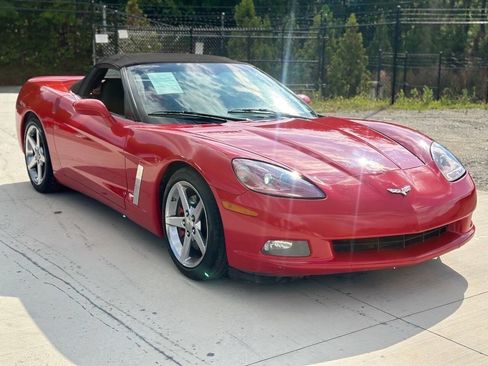 Used 2005 Chevrolet Corvette Convertible RWD image 3