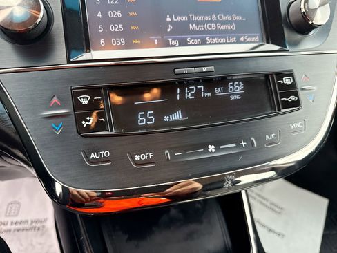 Certified 2018 Toyota Avalon XLE image 16