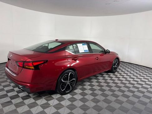 Used 2023 Nissan Altima 2.5 SR w/ SR Premium Package FWD image 7