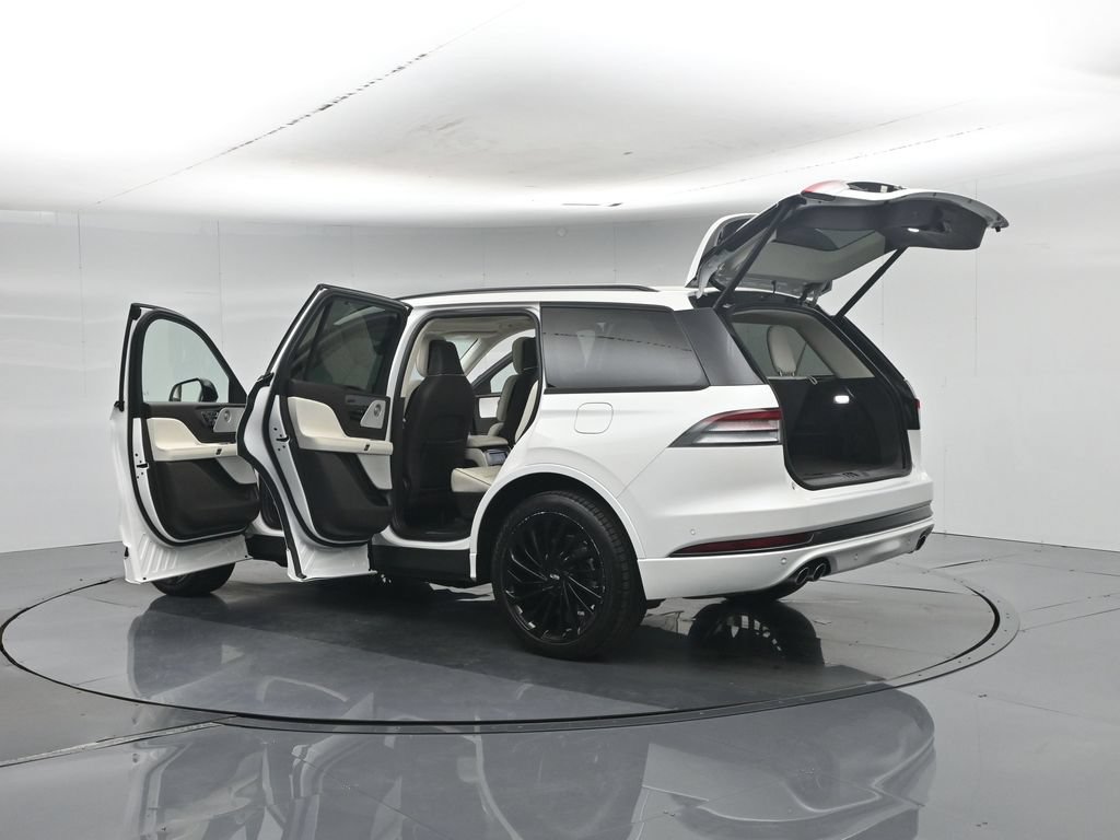 Used 2023 Lincoln Aviator Black Label w/ Jet Package AWD/4WD image 40