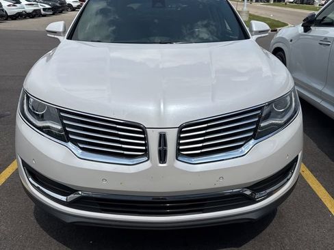 Used 2018 Lincoln MKX Reserve AWD/4WD image 2