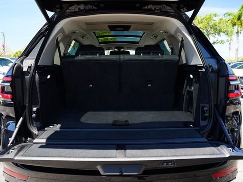 Used 2025 BMW X7 xDrive40i AWD/4WD image 17