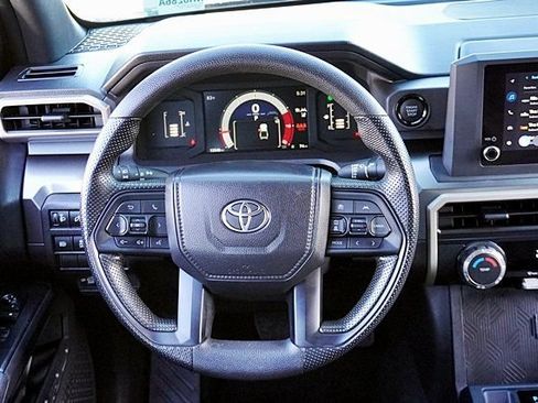 Used 2025 Toyota Tacoma SR5 AWD/4WD image 28