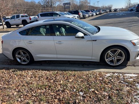 Used 2022 Audi A5 2.0T Premium image 4