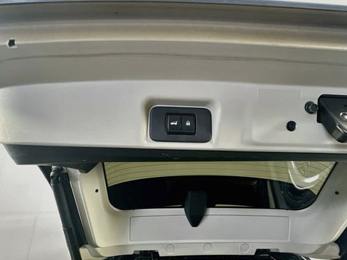 Used 2023 Nissan Ariya FWD image 30