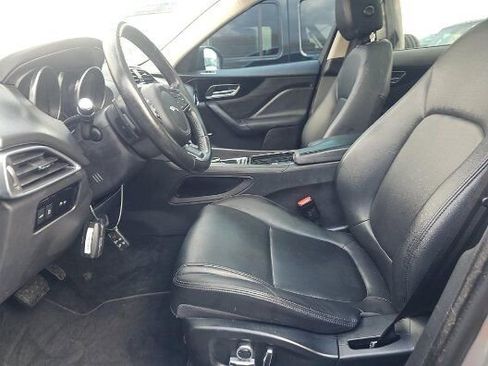 Used 2020 Jaguar F-PACE Premium image 3