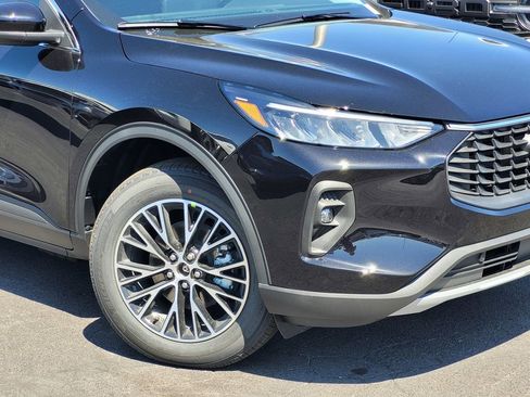 New 2025 Ford Escape SE image 28