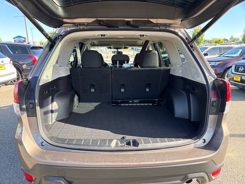 Used 2022 Subaru Forester Premium AWD/4WD image 13