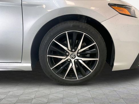 Used 2022 Toyota Camry SE FWD image 33