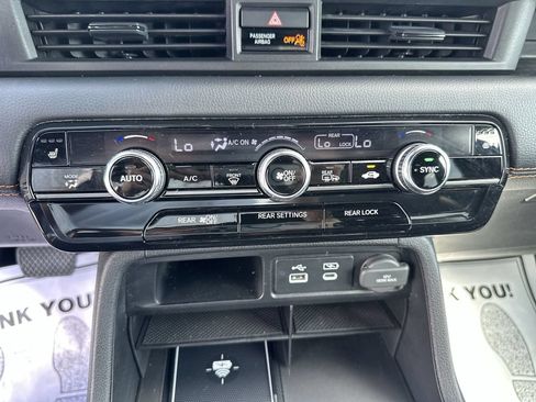 Used 2025 Honda Pilot TrailSport image 24