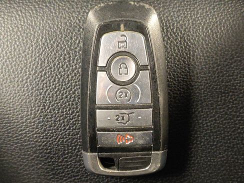 Used 2020 Ford Explorer XLT w/ Equipment Group 202A RWD image 32