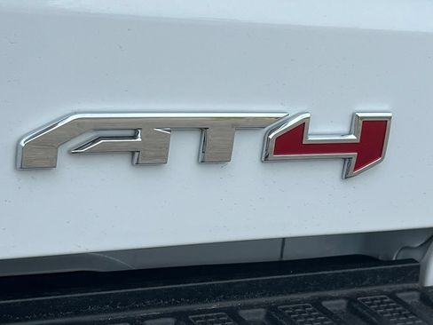 Used 2024 GMC Sierra 1500 AT4 w/ Technology Package AWD/4WD image 2