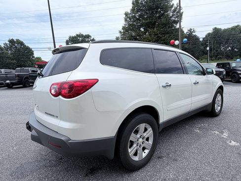 Used 2012 Chevrolet Traverse LT FWD image 6