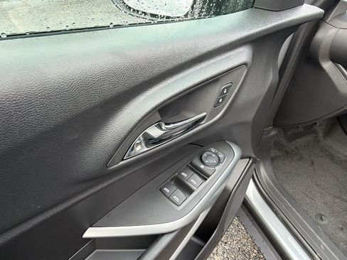 New 2026 Chevrolet Trax RS w/ Sunroof Package FWD image 16