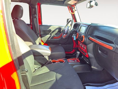 Used 2018 Jeep Wrangler Unlimited Sport AWD/4WD image 6