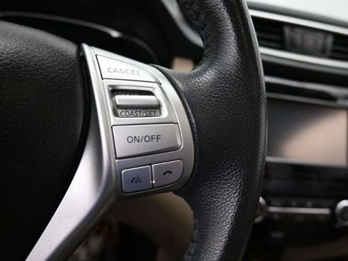 Used 2016 Nissan Rogue SL w/ SL Premium Package FWD image 16