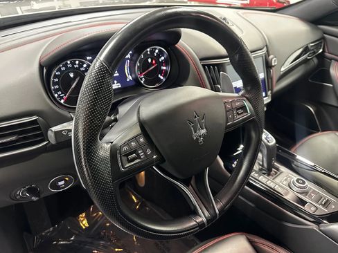 Used 2022 Maserati Levante Modena image 9