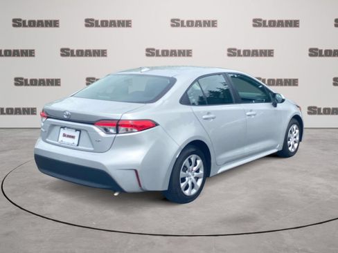 Used 2025 Toyota Corolla LE FWD image 5